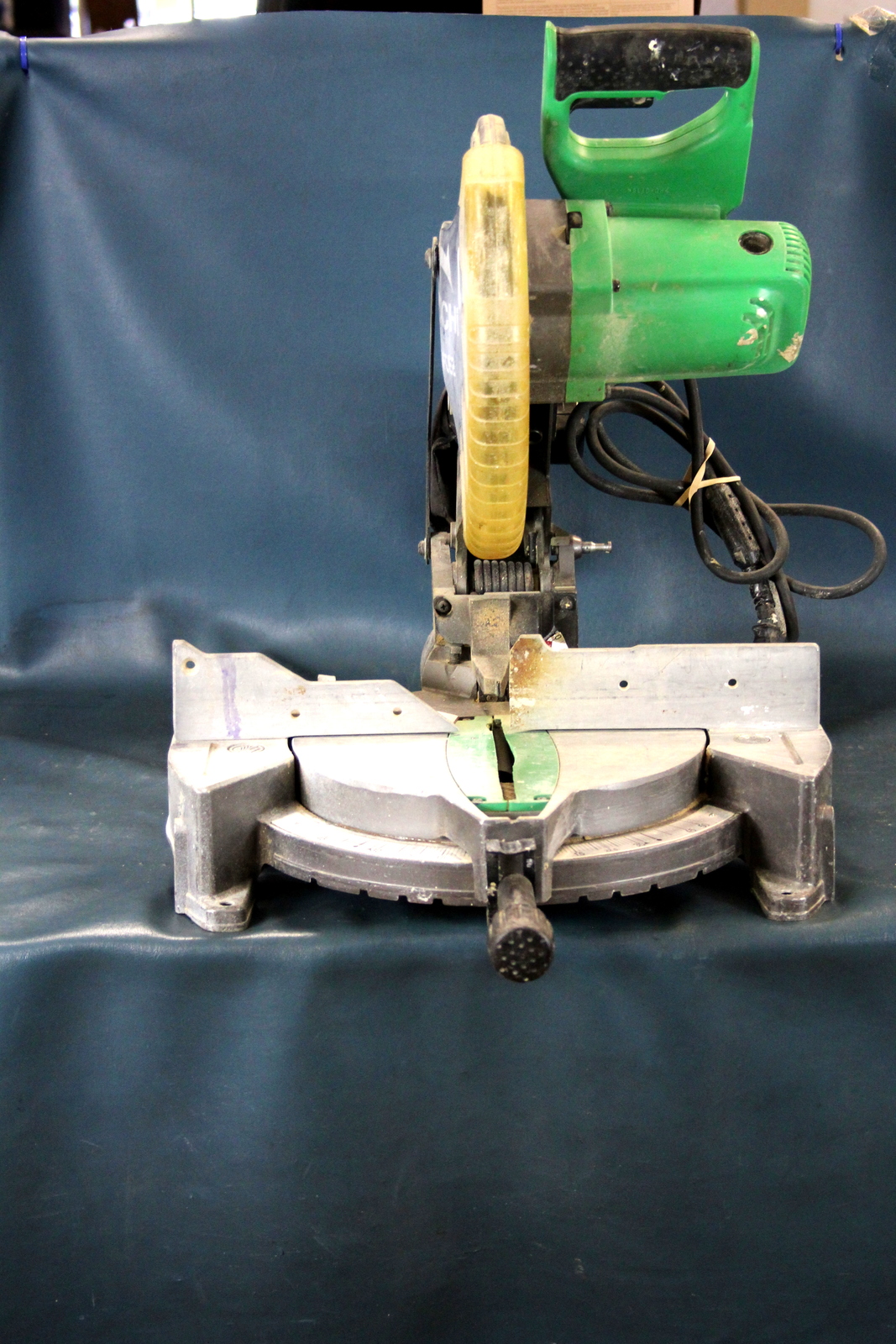 HITACHI C10FCE2 15AMP 10INCH SINGLE BEVEL COMPOUND MITER SAW eBay